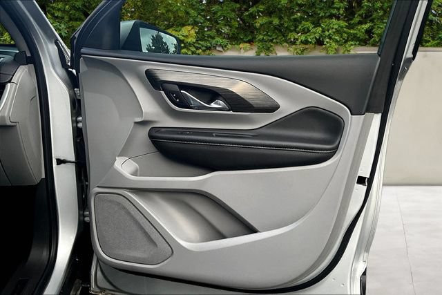 Used 2022 GMC Terrain SLT w/ LPO, Floor Liner Package AWD/4WD image 27