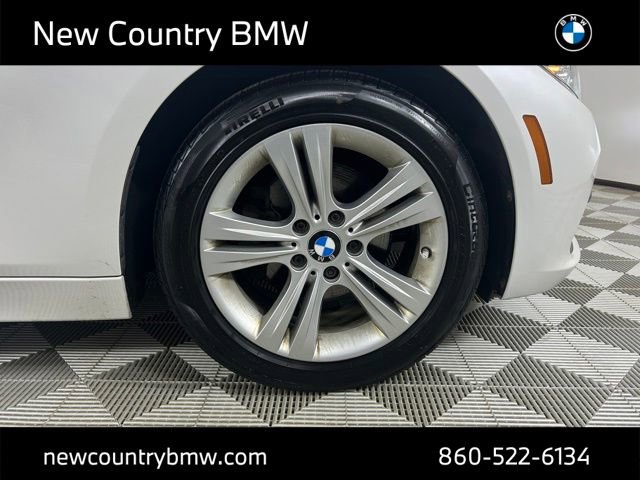 Used 2017 BMW 330i xDrive Sedan AWD/4WD image 9