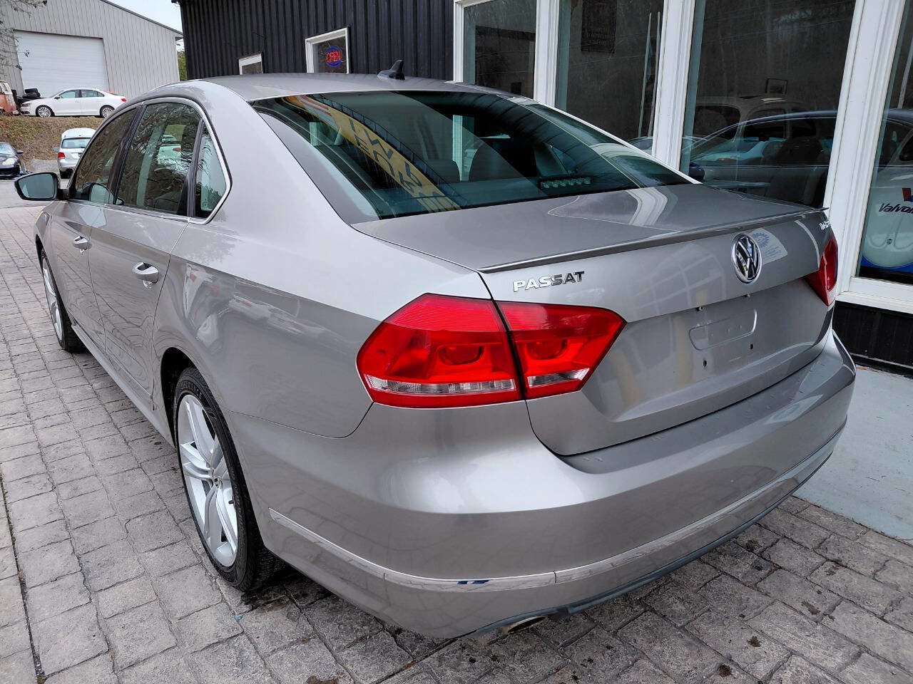 Used 2014 Volkswagen Passat TDI SEL Premium image 8