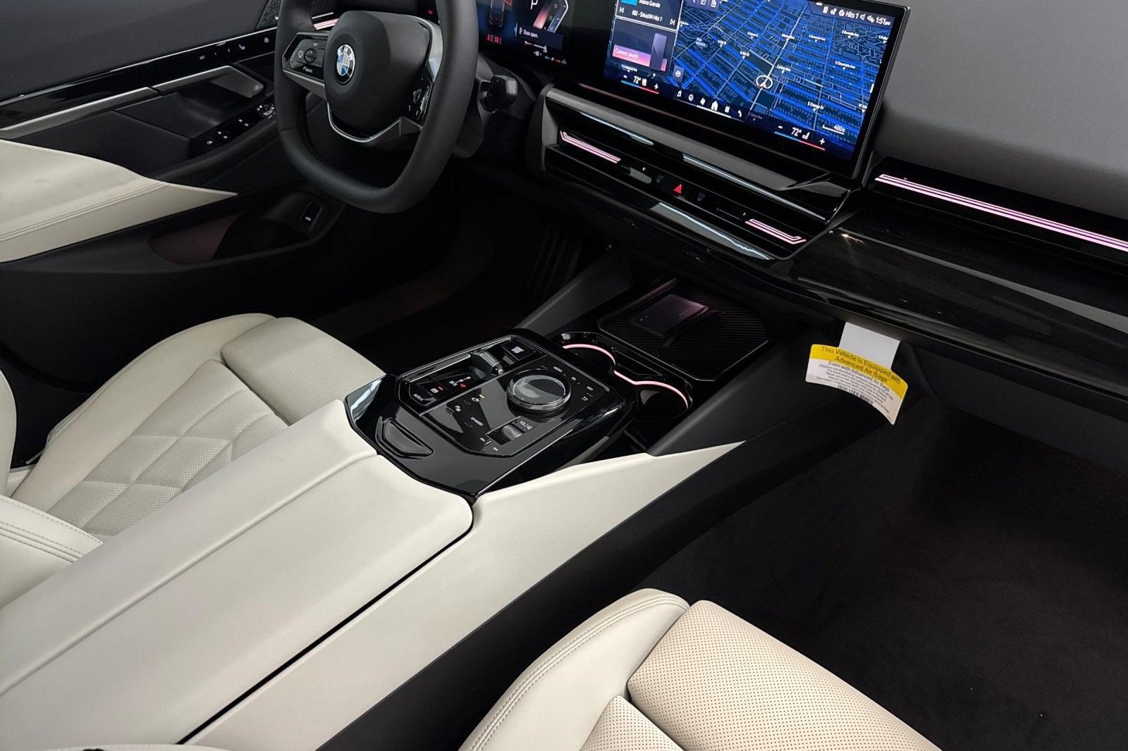 Used 2026 BMW 530i w/ Premium Package RWD image 28
