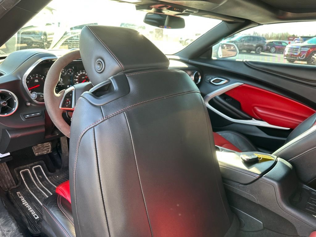Used 2016 Chevrolet Camaro SS image 21