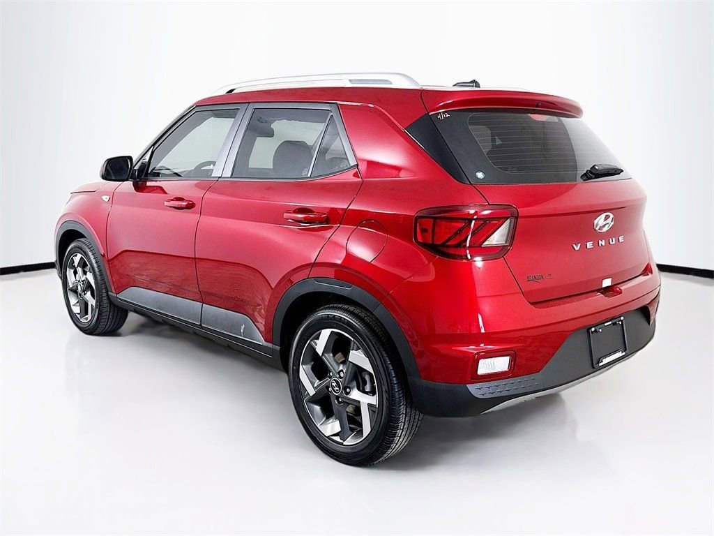 New 2025 Hyundai Venue Limited image 4