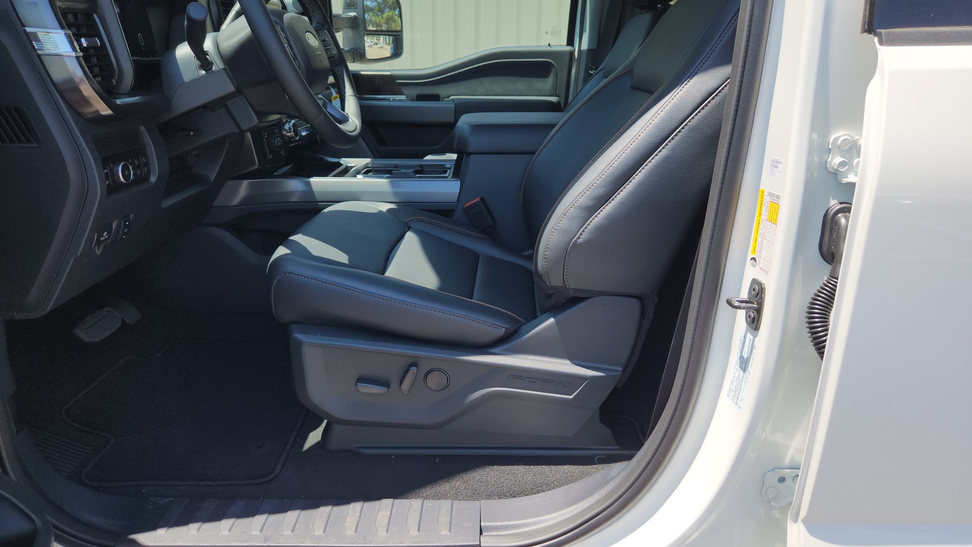 New 2026 Ford F350 Lariat w/ Tremor Off-Road Package AWD/4WD image 13