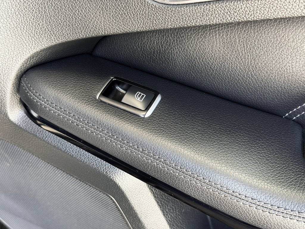 Used 2015 Mercedes-Benz E 250 BlueTEC Sedan image 27