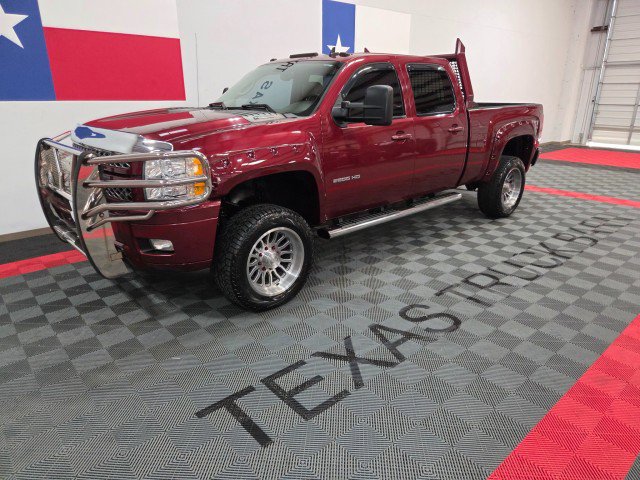 Used 2013 Chevrolet Silverado 2500 LTZ w/ LTZ Plus Package image 3
