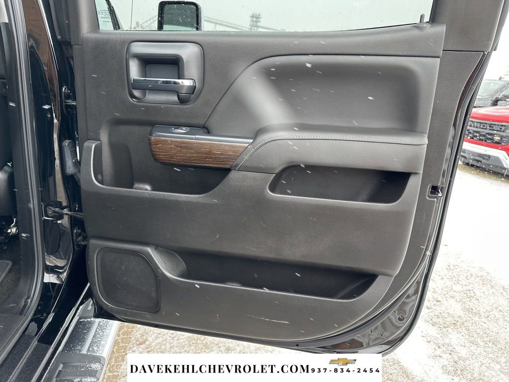 Used 2018 GMC Sierra 2500 Denali w/ Duramax Plus Package AWD/4WD image 21