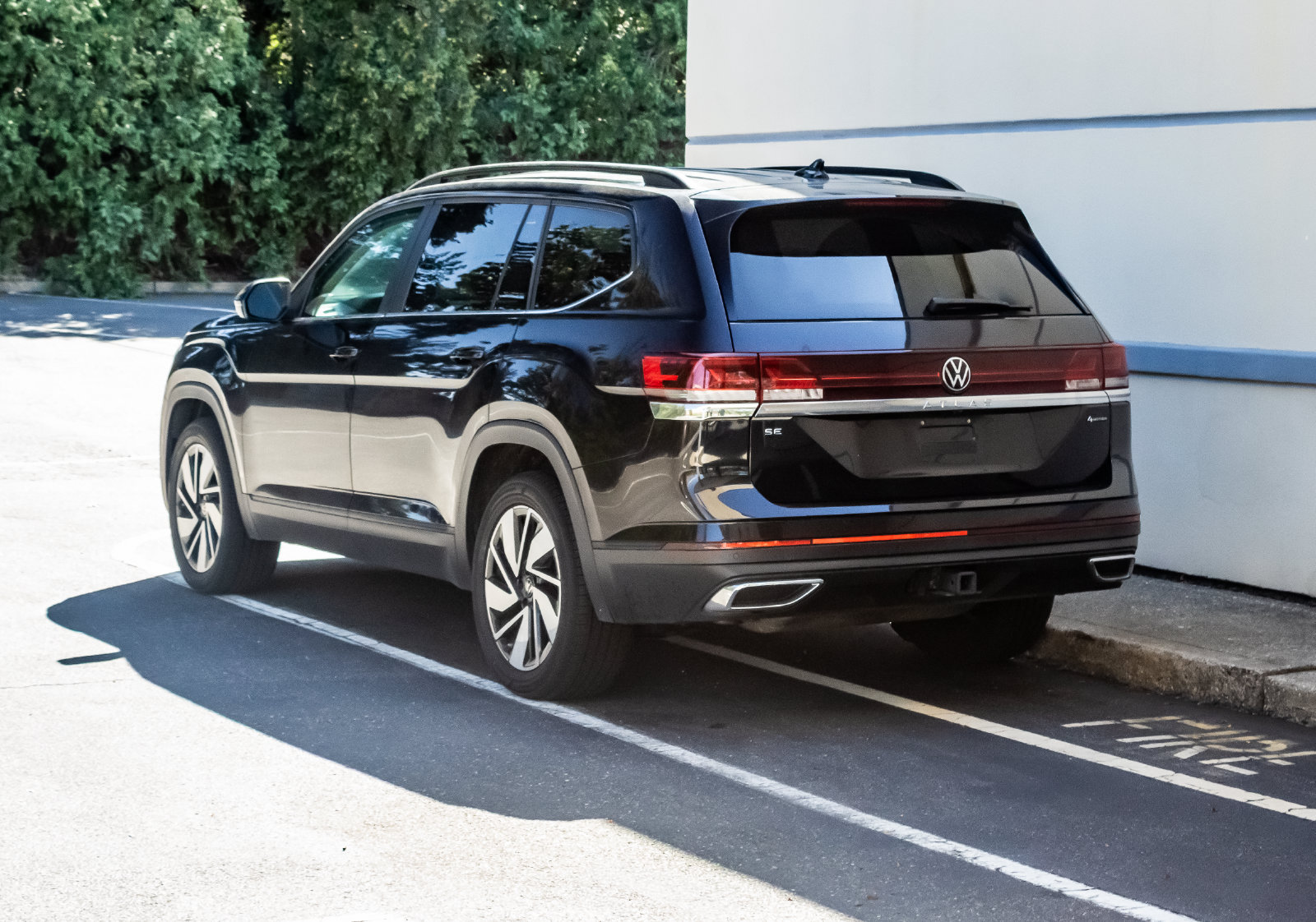 Used 2025 Volkswagen Atlas SE AWD/4WD image 5