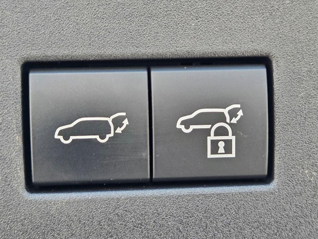 Certified 2024 Lexus GX 550 w/ Accessory Package (Z1) image 37