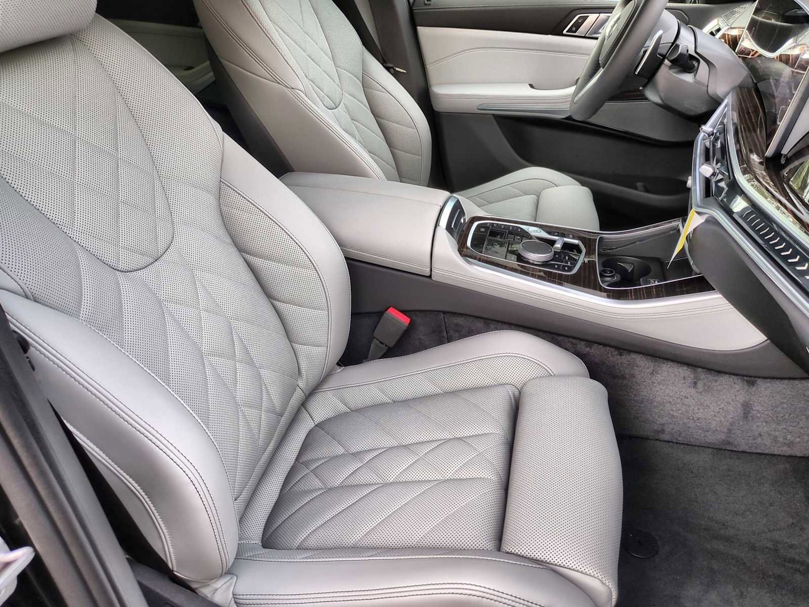 New 2026 BMW X5 xDrive40i w/ M Sport Package image 23