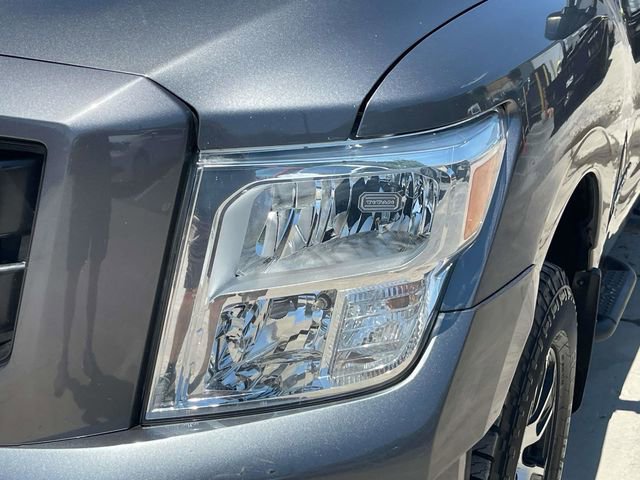 Used 2021 Nissan Titan SV w/ SV Convenience Package AWD/4WD image 11