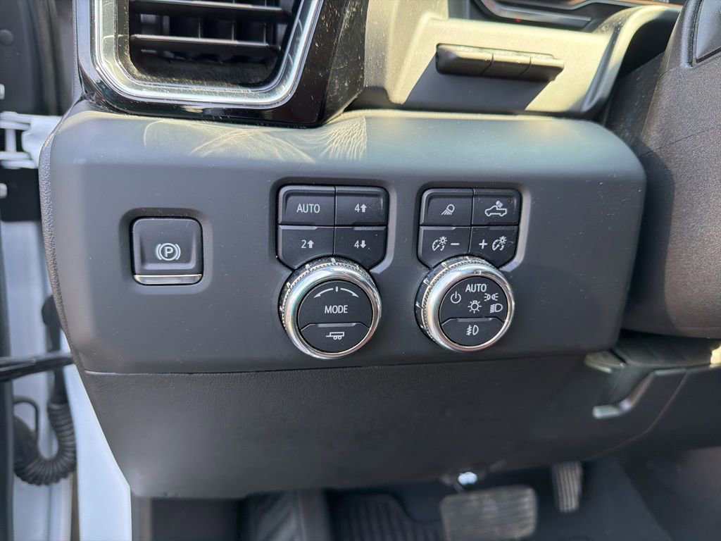 Used 2024 GMC Sierra 2500 Denali Ultimate AWD/4WD image 13