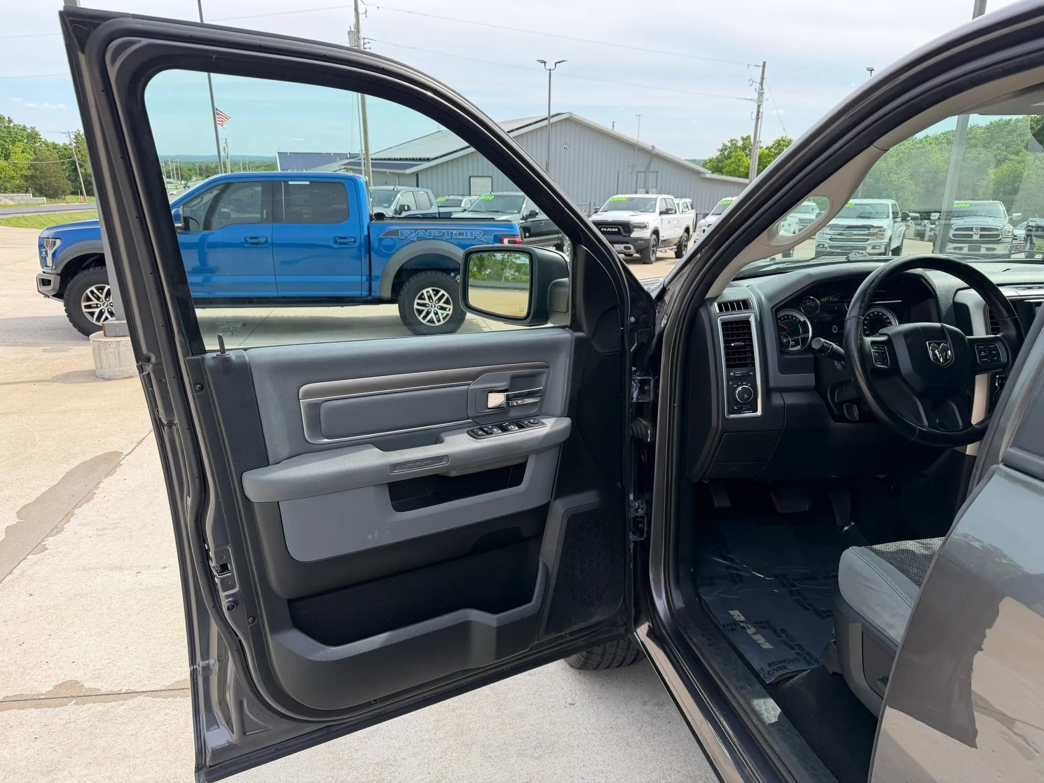 Used 2018 RAM 1500 Big Horn AWD/4WD image 13