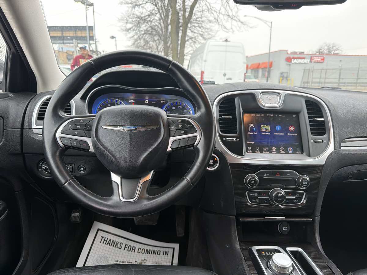 Used 2015 Chrysler 300 Limited w/ Driver Convenience Group image 19