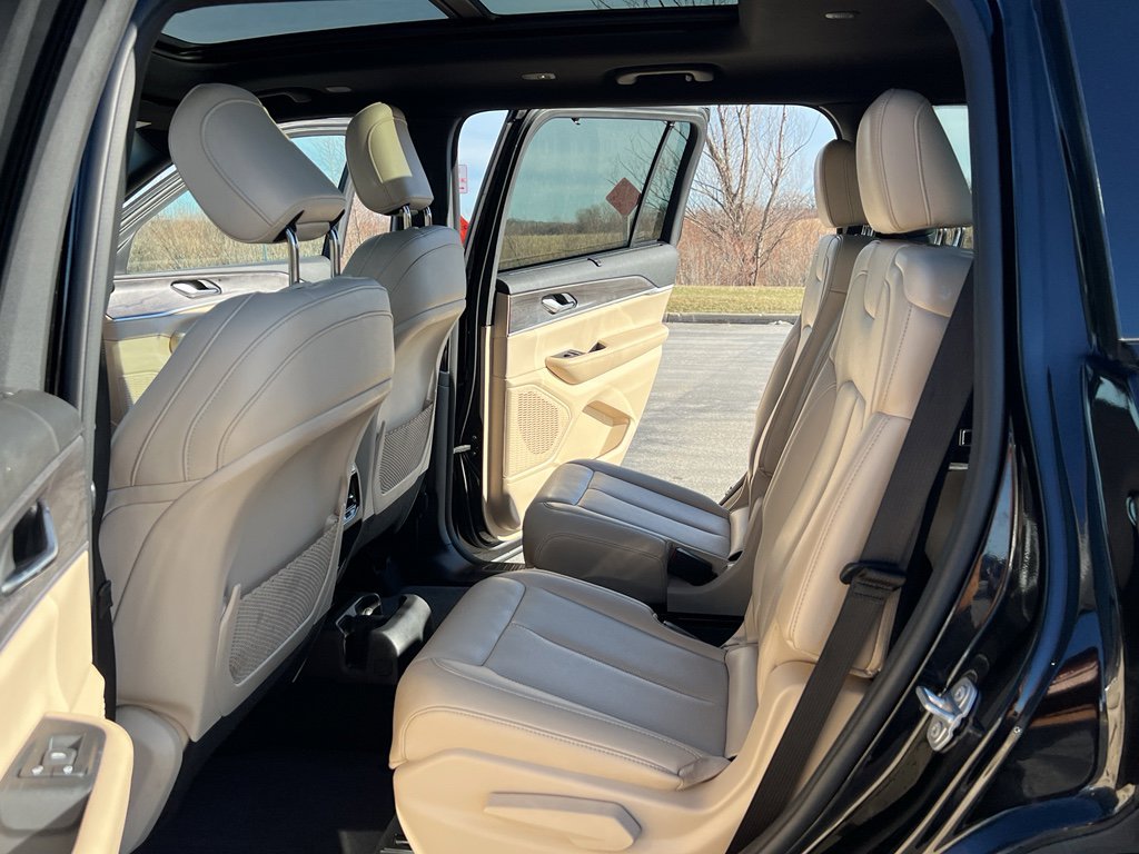 Used 2024 Jeep Grand Cherokee L Limited w/ Luxury Tech Group II image 36