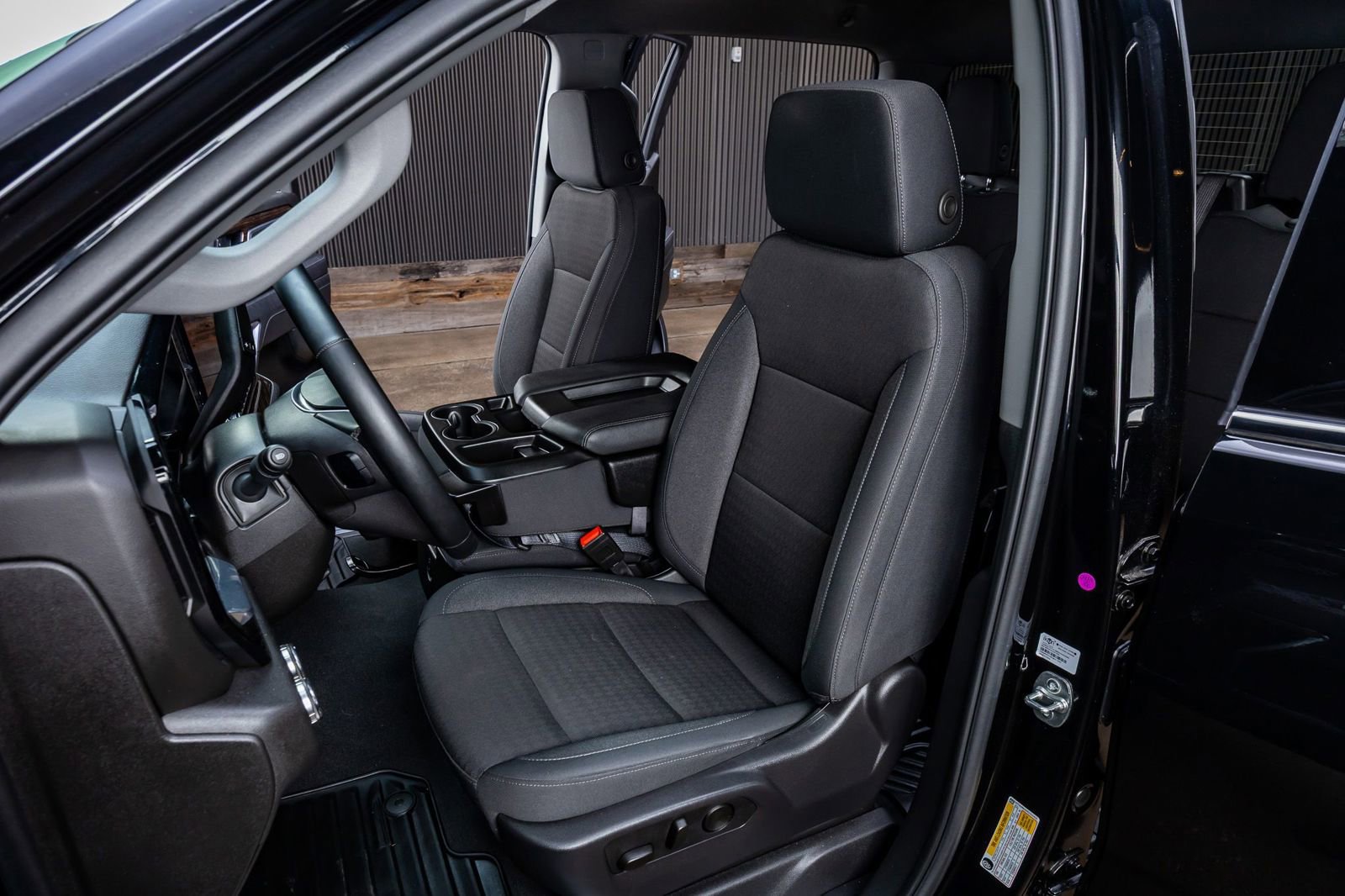 Used 2025 GMC Sierra 1500 SLE w/ X31 Off-Road Package image 29