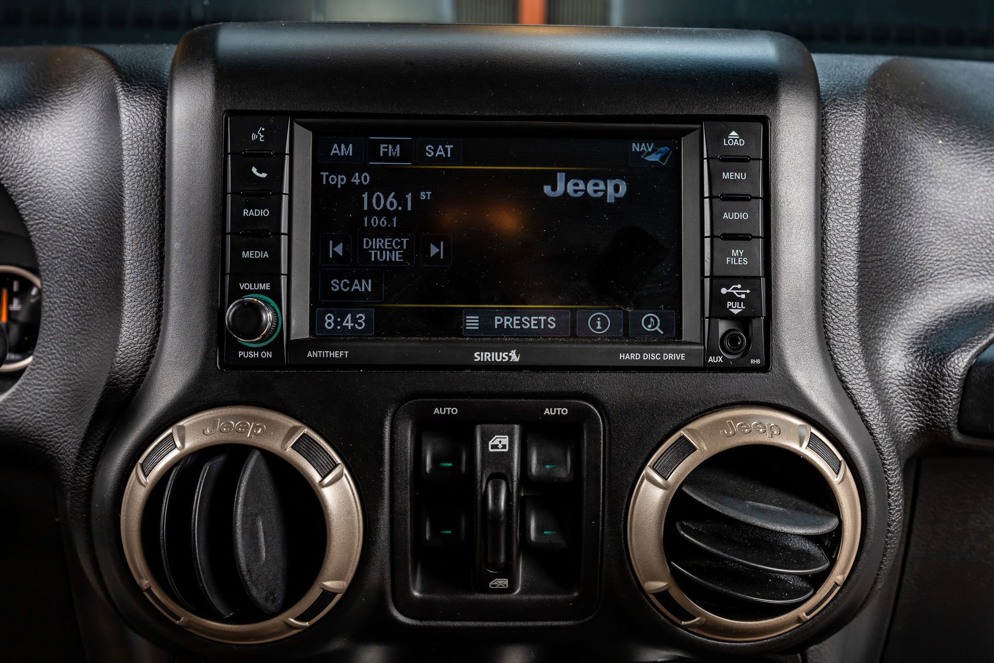 Used 2017 Jeep Wrangler Unlimited Sahara image 21