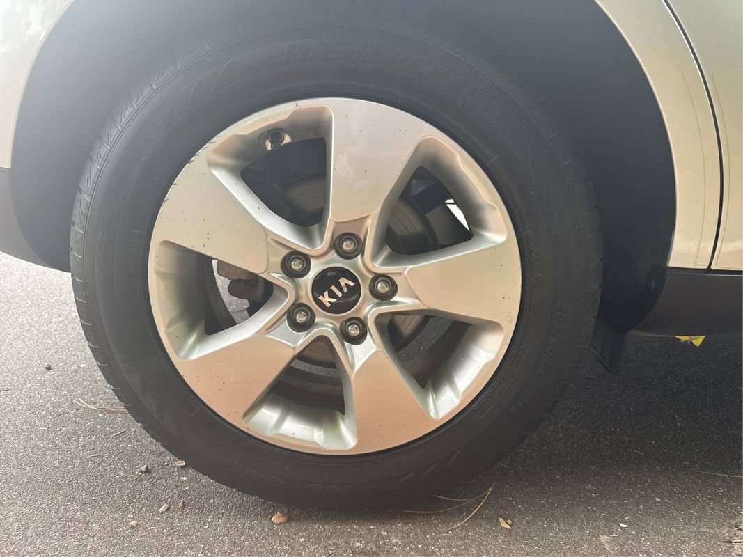 Used 2017 Kia Soul image 34