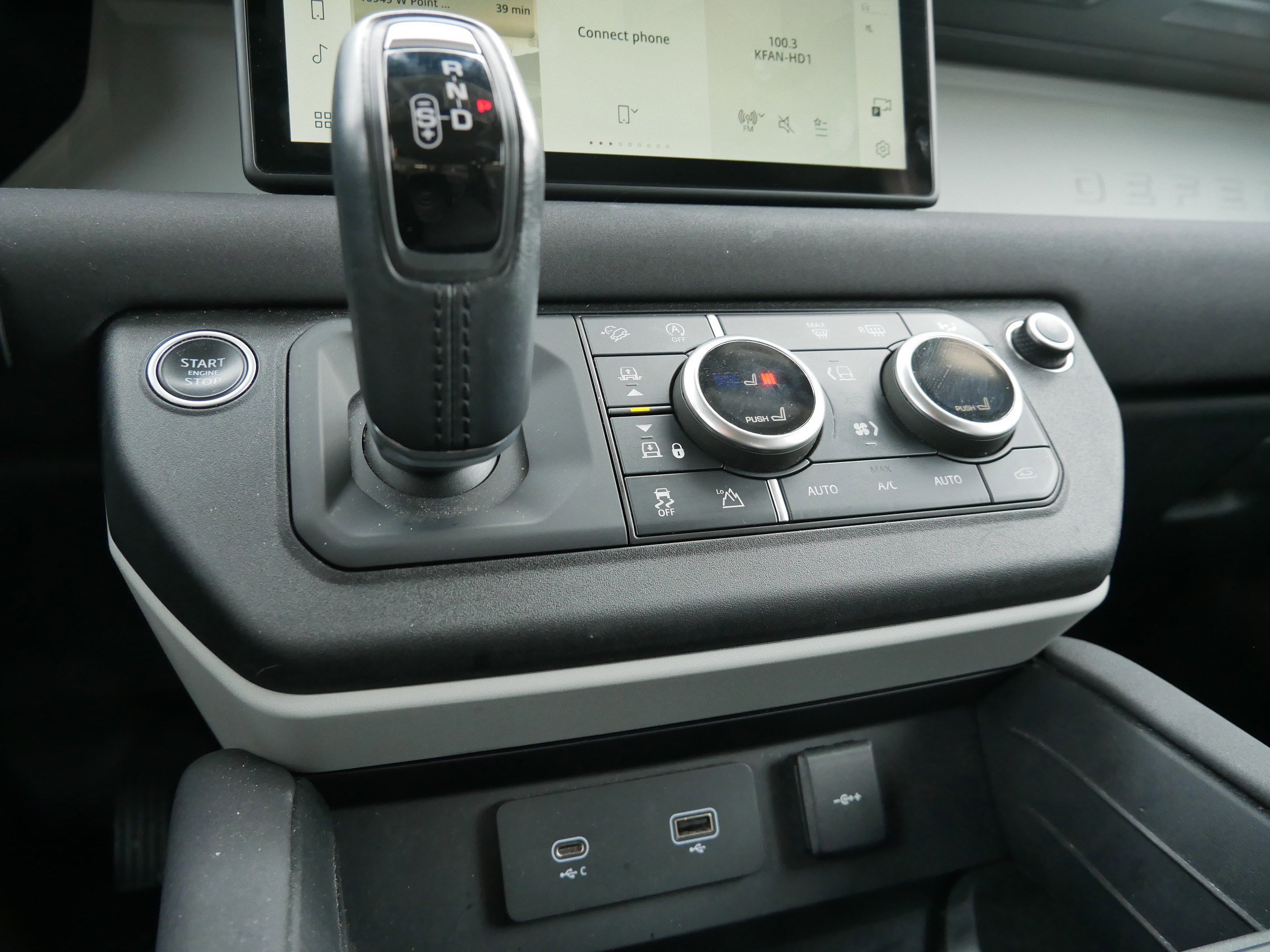 Used 2022 Land Rover Defender 110 image 25