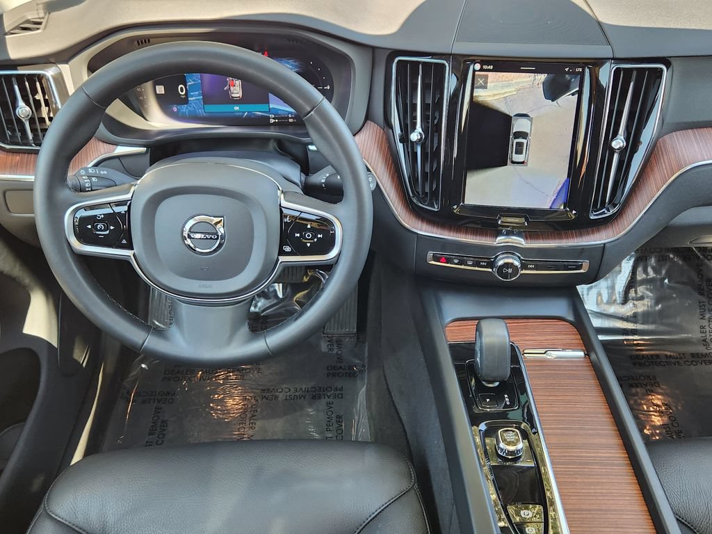 Used 2023 Volvo XC60 T8 Plus AWD/4WD image 3