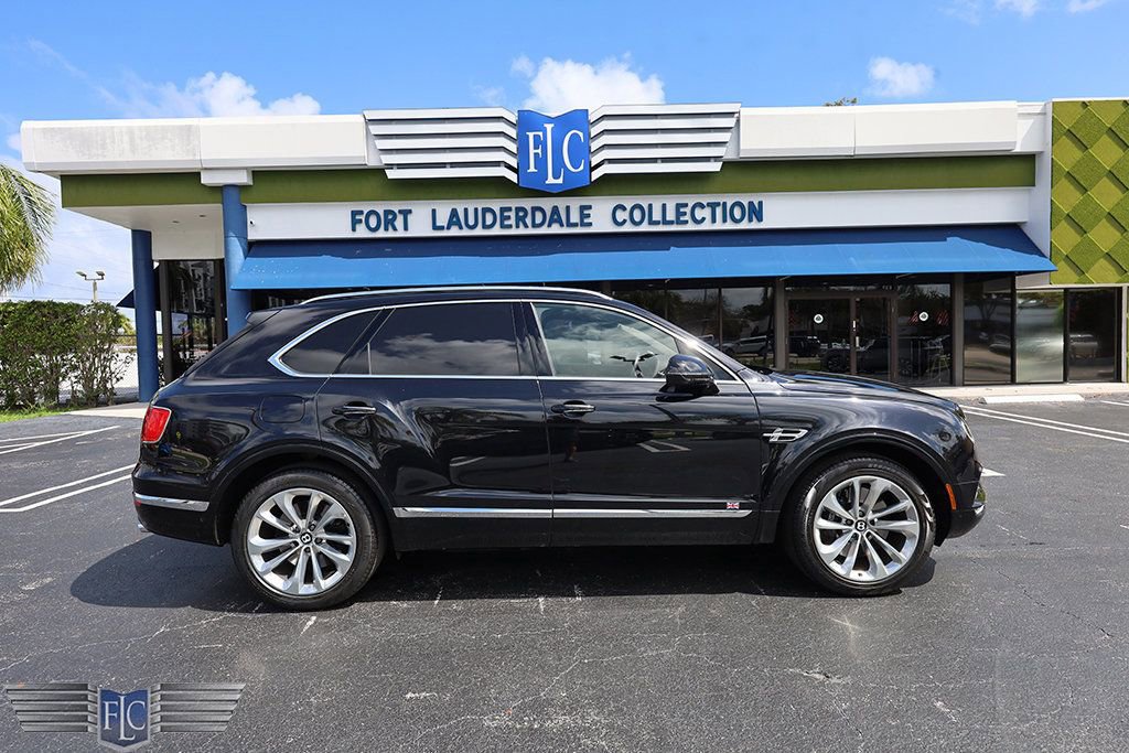 Used 2017 Bentley Bentayga image 2