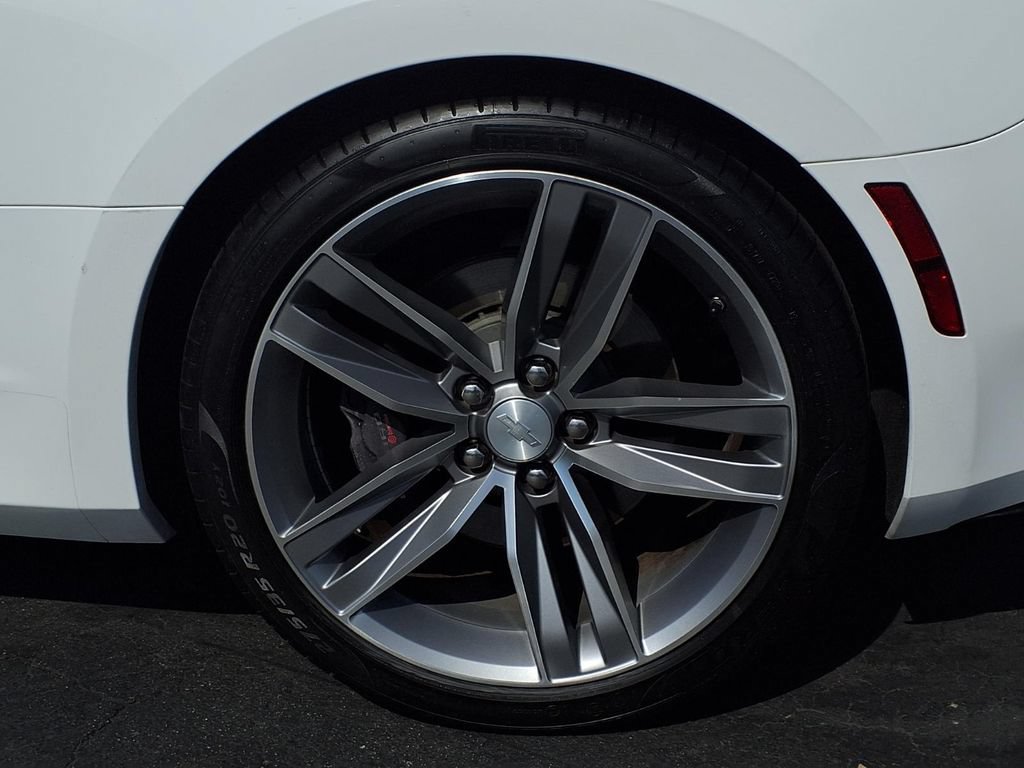 Used 2016 Chevrolet Camaro SS RWD image 5
