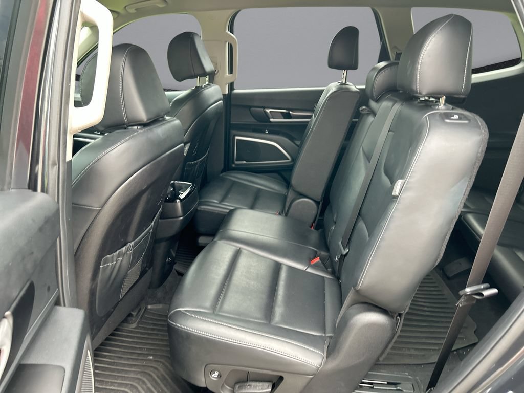 Used 2024 Kia Telluride LX FWD image 30