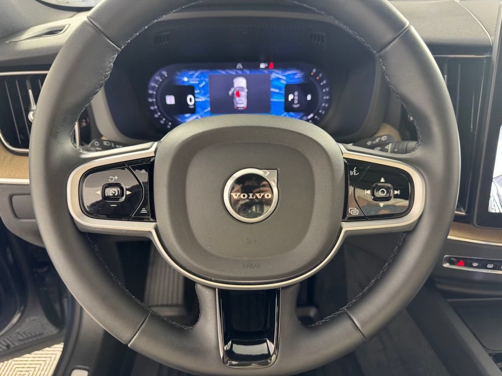 Certified 2026 Volvo XC60 B5 Plus AWD/4WD image 27