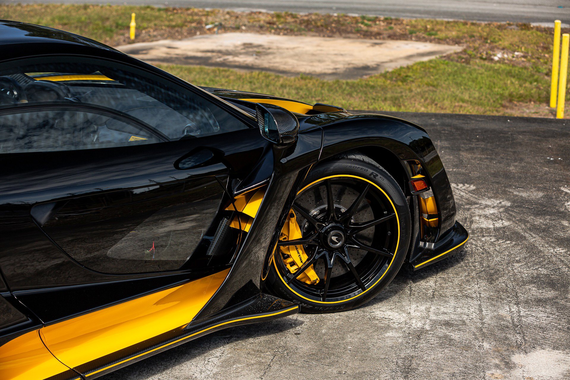 Used 2019 McLaren Senna image 65