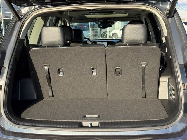 Used 2024 Kia Telluride EX w/ EX Captain's Chair Package image 6