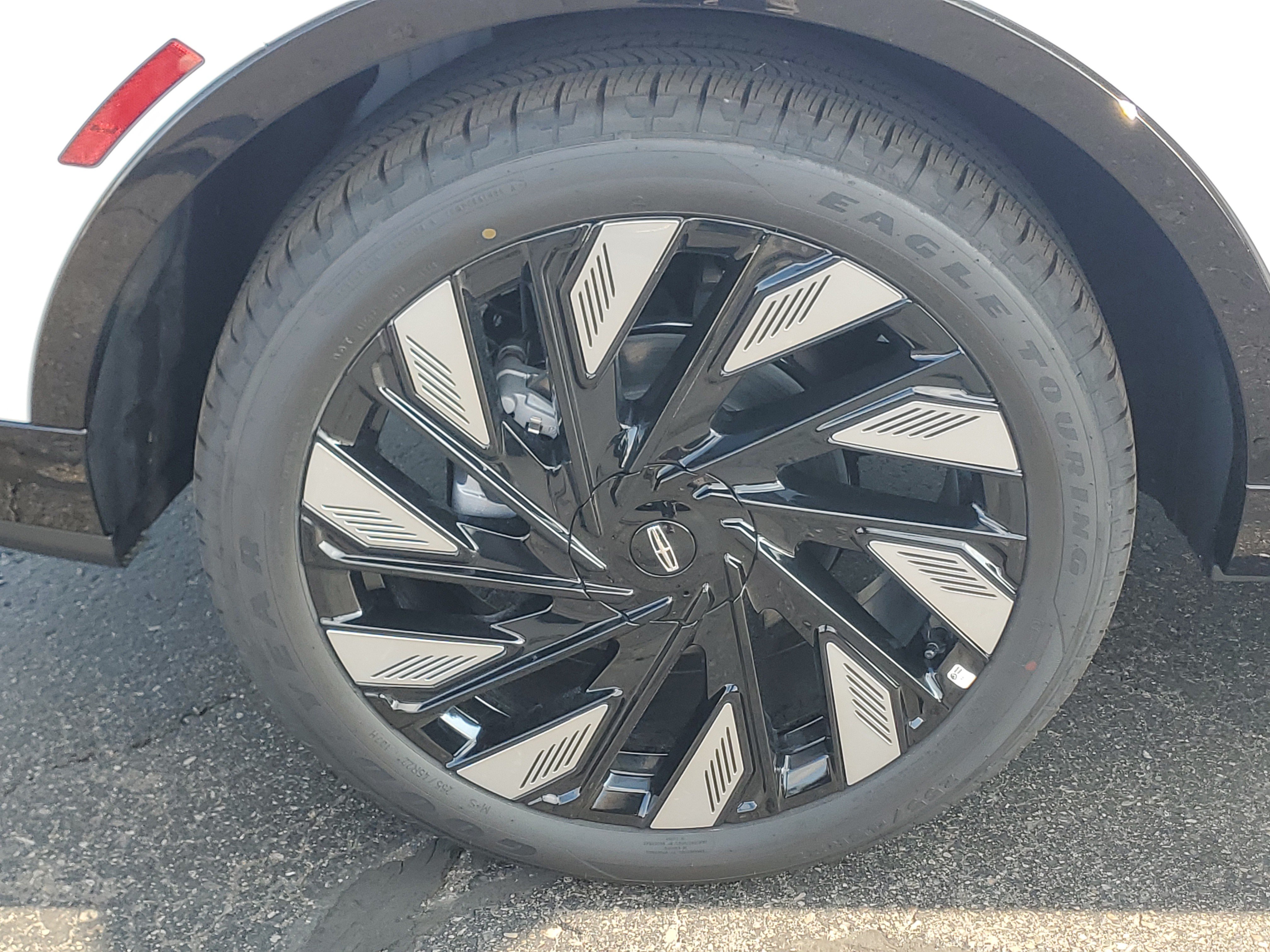 New 2026 Lincoln Nautilus Reserve AWD/4WD image 5