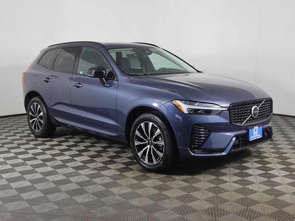 Used 2023 Volvo XC60 B5 Plus w/ Climate Package image 60