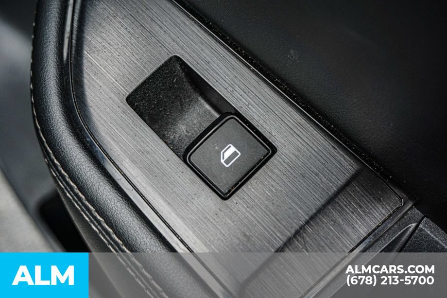 Used 2024 Nissan Rogue SV FWD image 53
