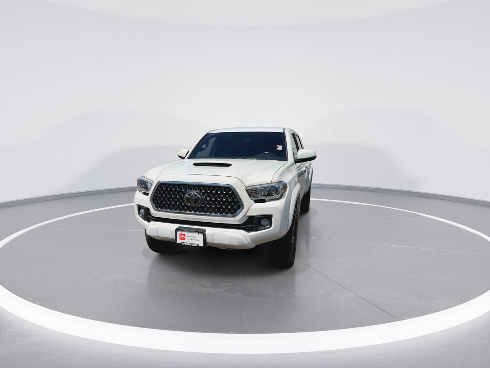 Certified 2019 Toyota Tacoma TRD Sport w/ Technology Package AWD/4WD image 3