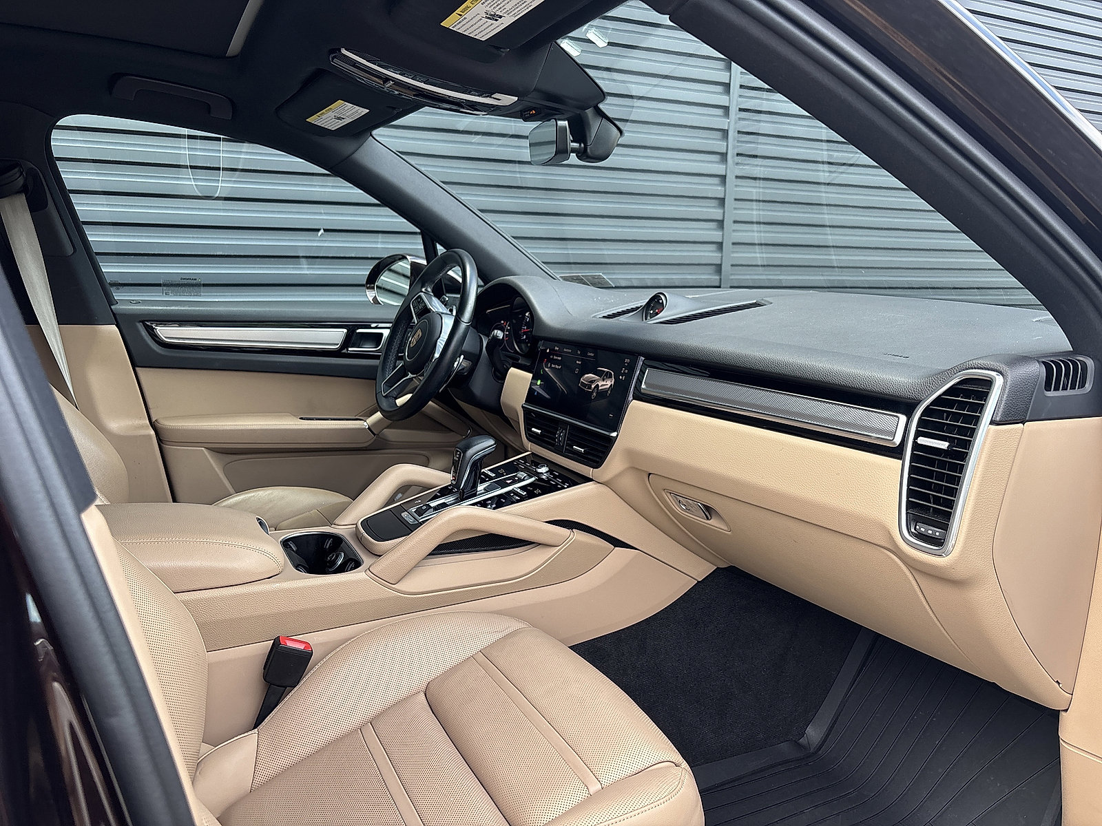 Certified 2022 Porsche Cayenne Platinum Edition image 13