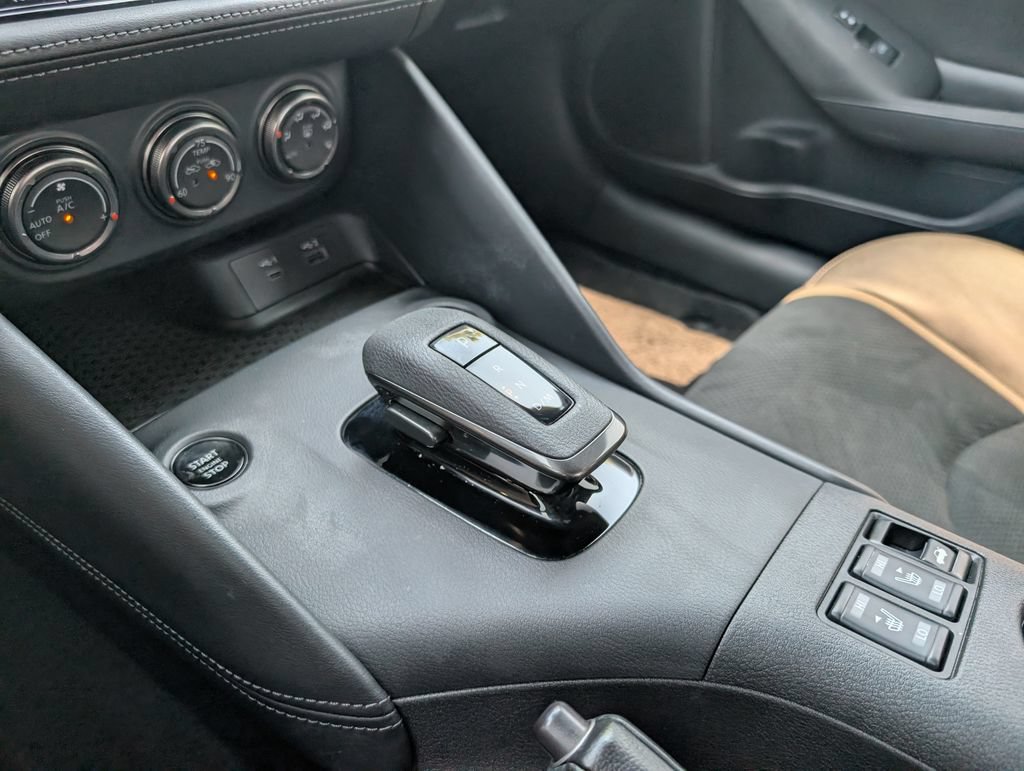 Used 2025 Nissan Z Performance w/ Floor Mat Package RWD image 20