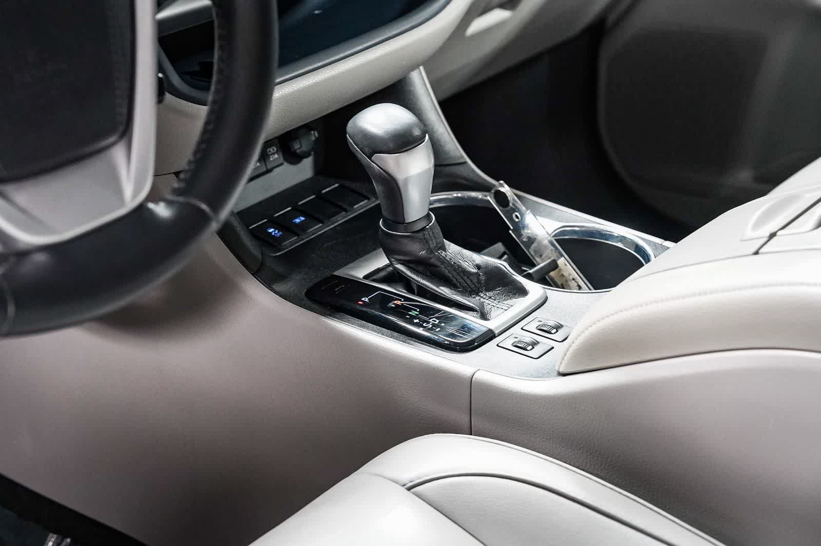 Certified 2019 Toyota Highlander XLE w/ Carpet Mat Package (TMS) FWD image 25