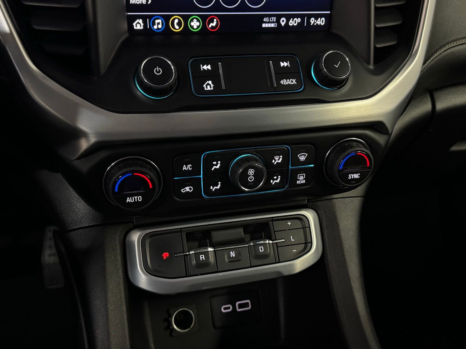 Used 2020 GMC Acadia SLT AWD/4WD image 20