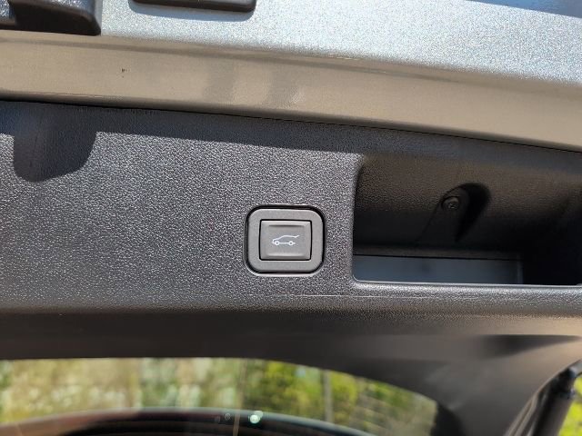 New 2026 Chevrolet Equinox EV LT AWD/4WD image 11