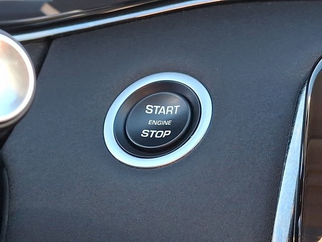 Used 2023 Land Rover Range Rover Evoque R-Dynamic SE image 25