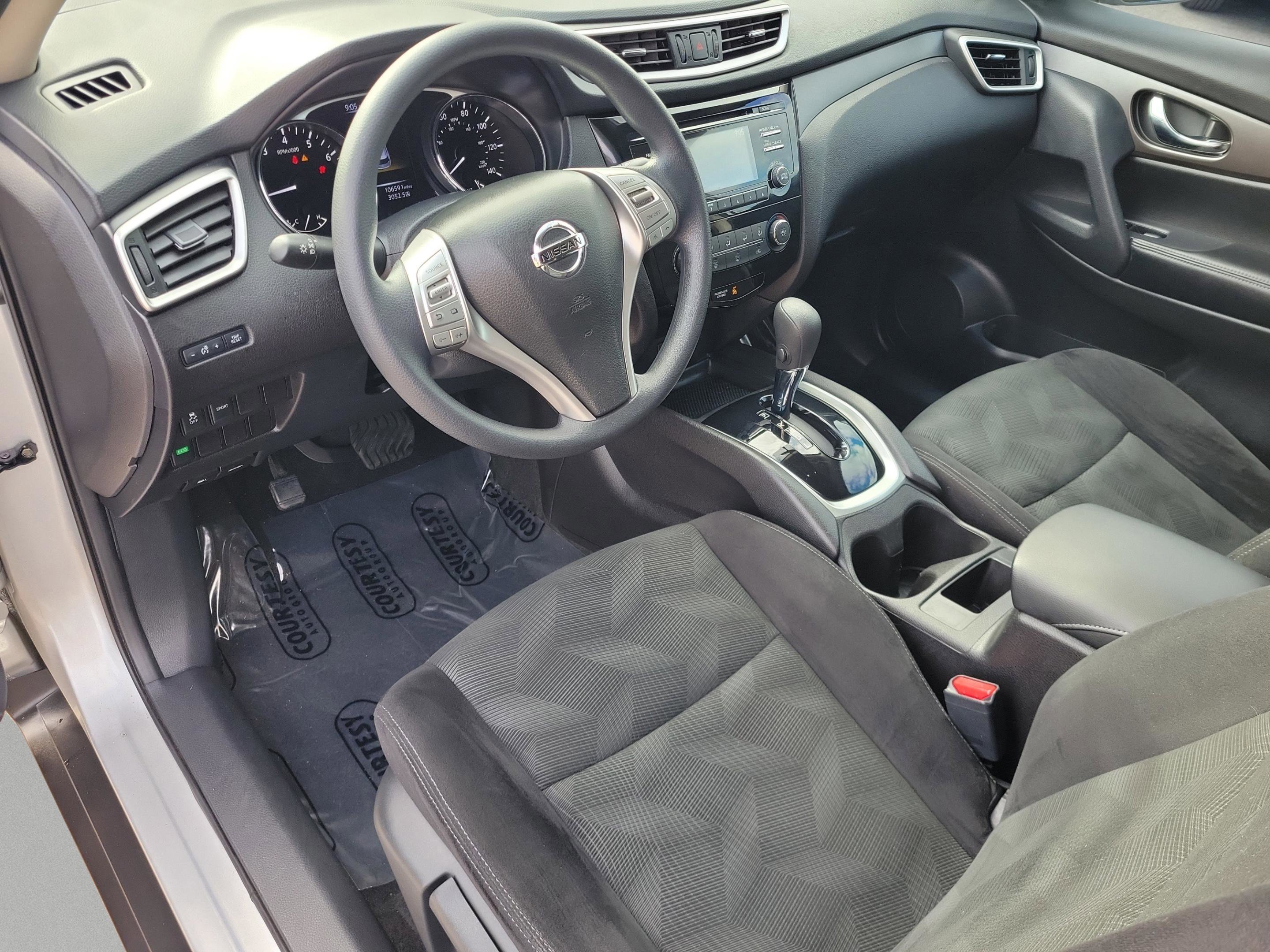 Used 2015 Nissan Rogue S w/ S Family Package image 15