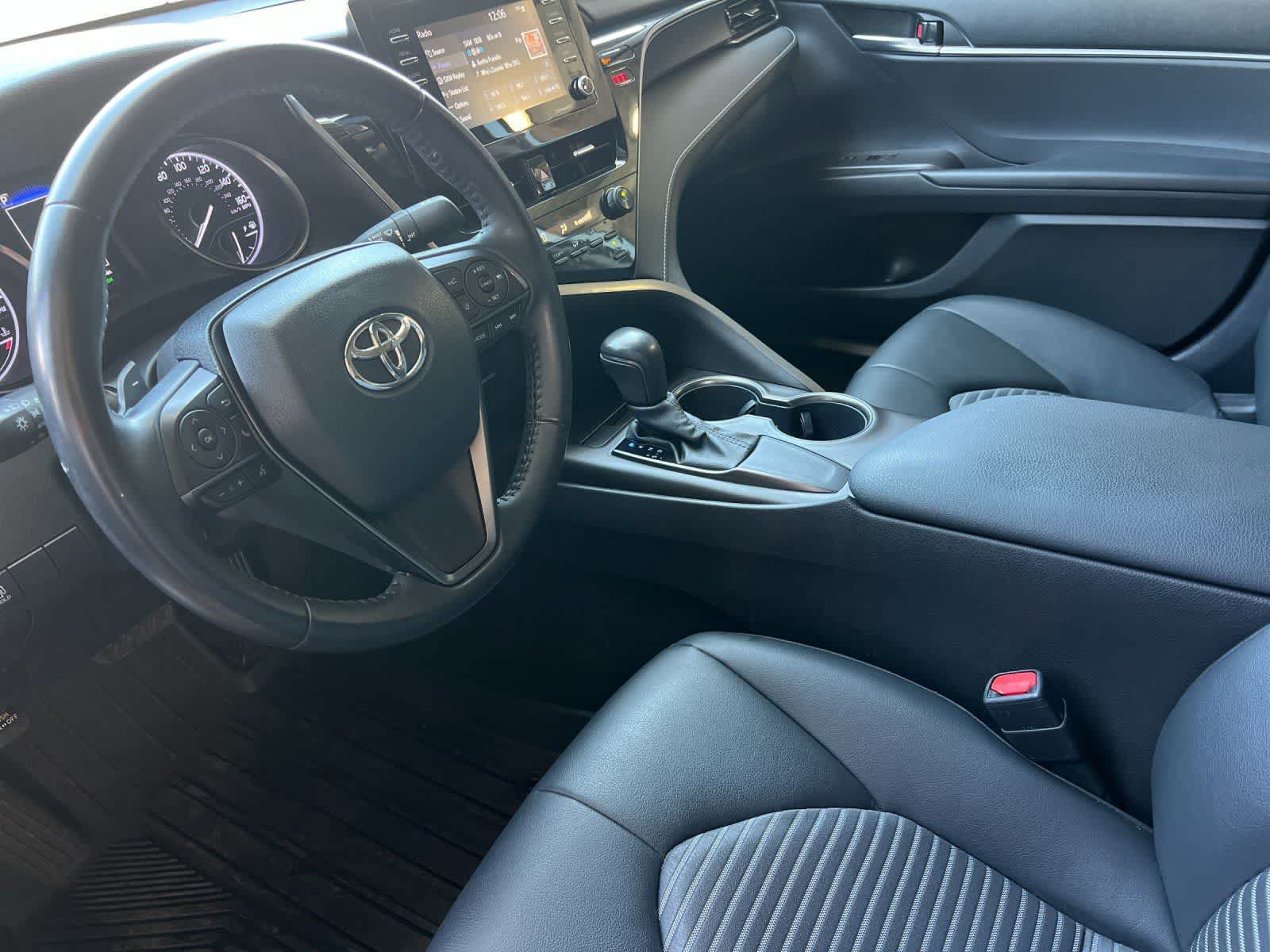Used 2021 Toyota Camry SE w/ Convenience Package FWD image 12