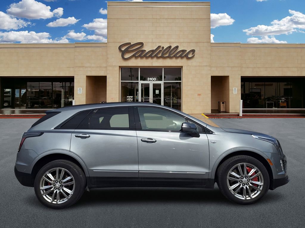 Used 2023 Cadillac XT5 Sportv w/ Technology Package image 2