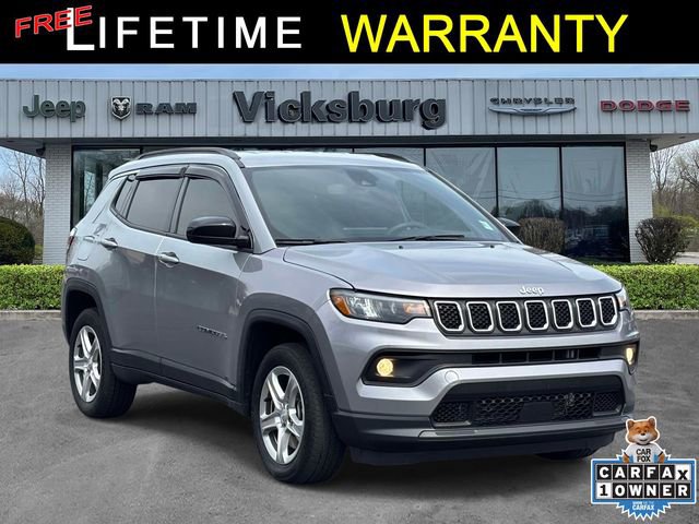 Used 2024 Jeep Compass Latitude AWD/4WD image 1