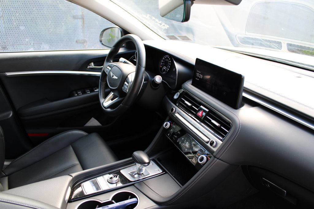 Used 2025 Genesis G70 2.5T image 20