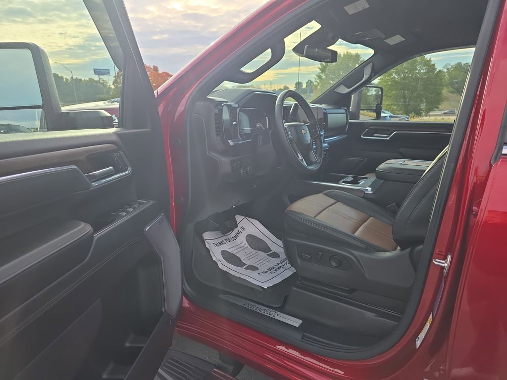 Certified 2025 Chevrolet Silverado 3500 High Country image 43