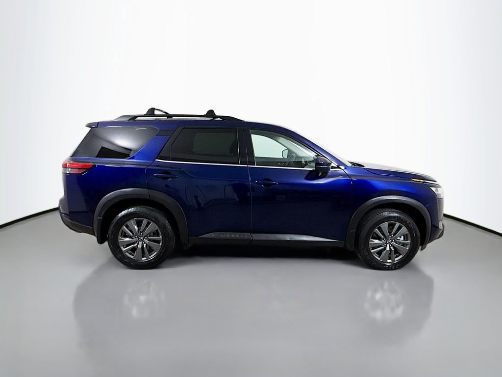 Used 2022 Nissan Pathfinder SV image 8