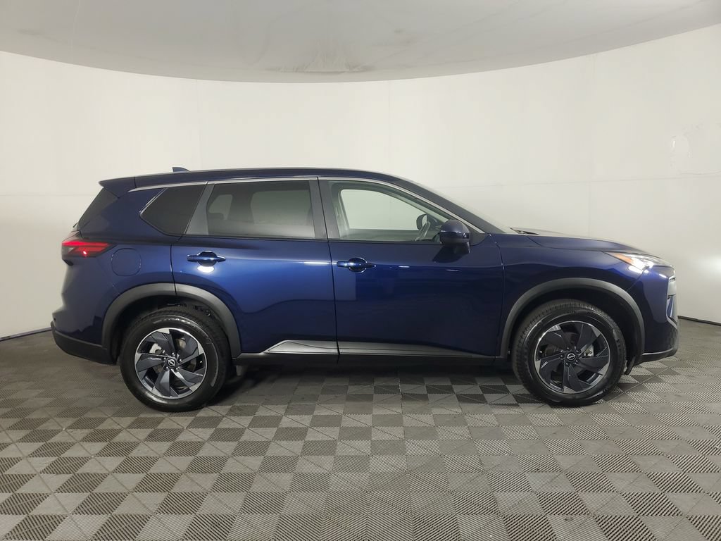 Used 2025 Nissan Rogue SV FWD image 3