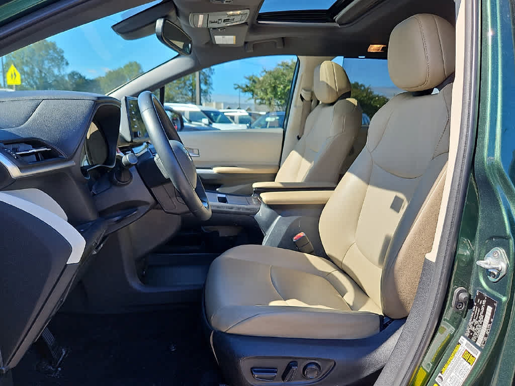 Used 2021 Toyota Sienna XLE FWD image 13