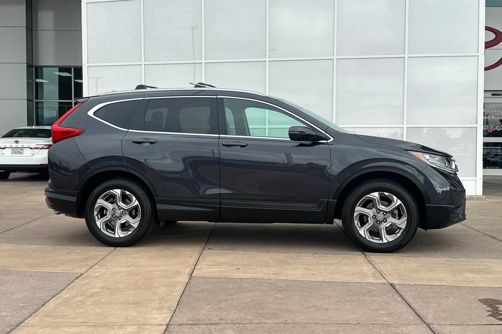 Used 2018 Honda CR-V EX-L image 3