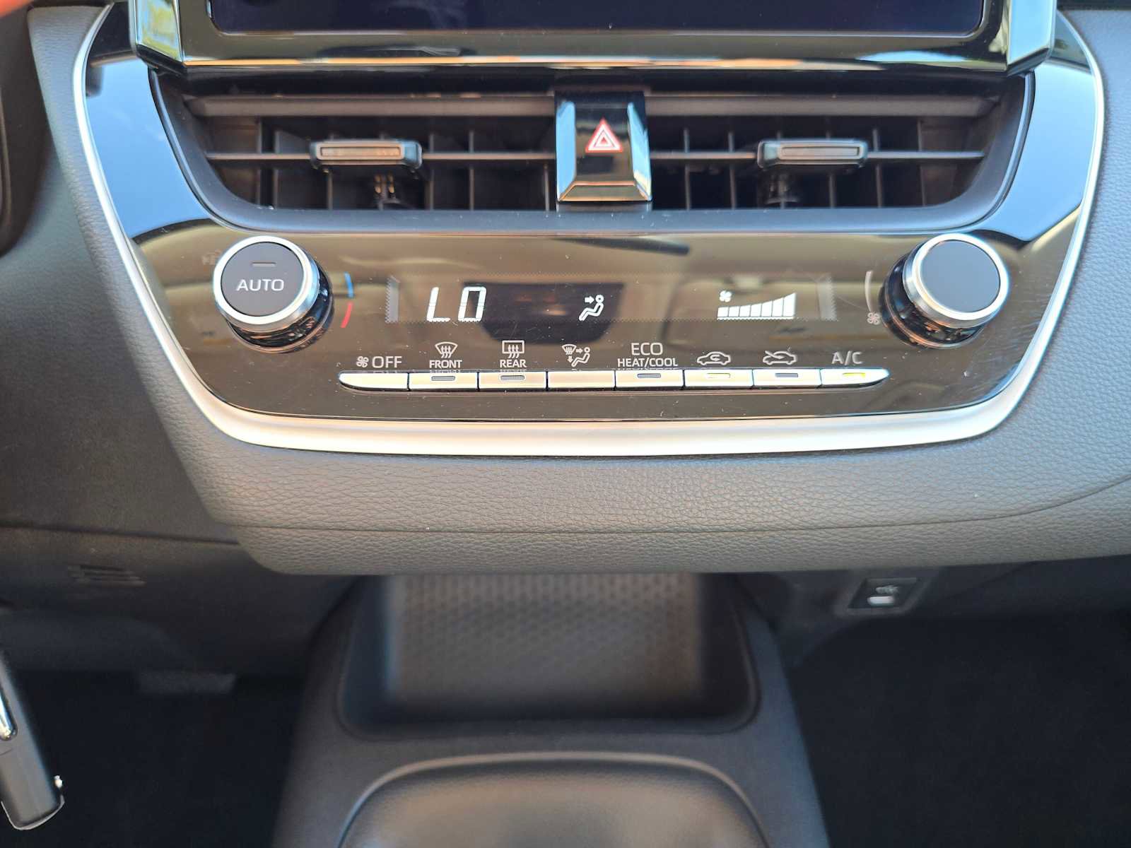 Certified 2025 Toyota Corolla LE image 29